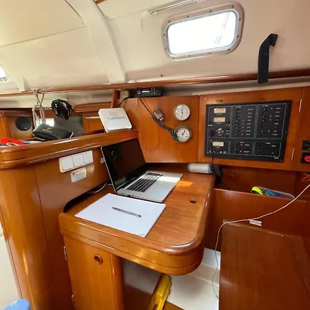 Exquisite 41ft Beneteau Oceanis Yacht 3 Cozy Lounge 2 Bathrooms And Your Dream Sailing Experience Awaits