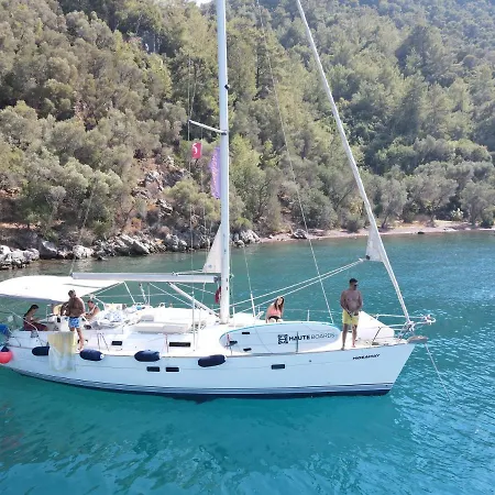 Exquisite 41ft Beneteau Oceanis Yacht 3 Cozy Lounge 2 Bathrooms And Your Dream Sailing Experience Awaits Botel *