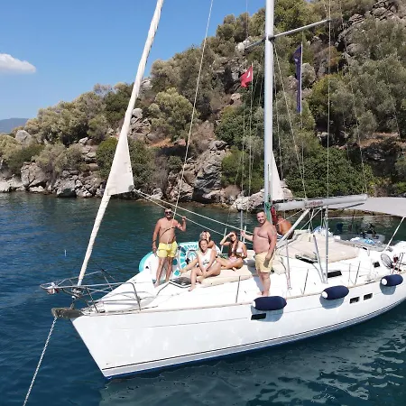 Exquisite 41ft Beneteau Oceanis Yacht 3 Cozy Lounge 2 Bathrooms And Your Dream Sailing Experience Awaits
