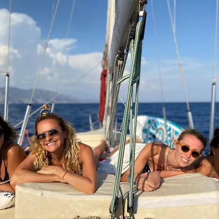 Exquisite 41ft Beneteau Oceanis Yacht 3 Cozy Lounge 2 Bathrooms And Your Dream Sailing Experience Awaits Botel *